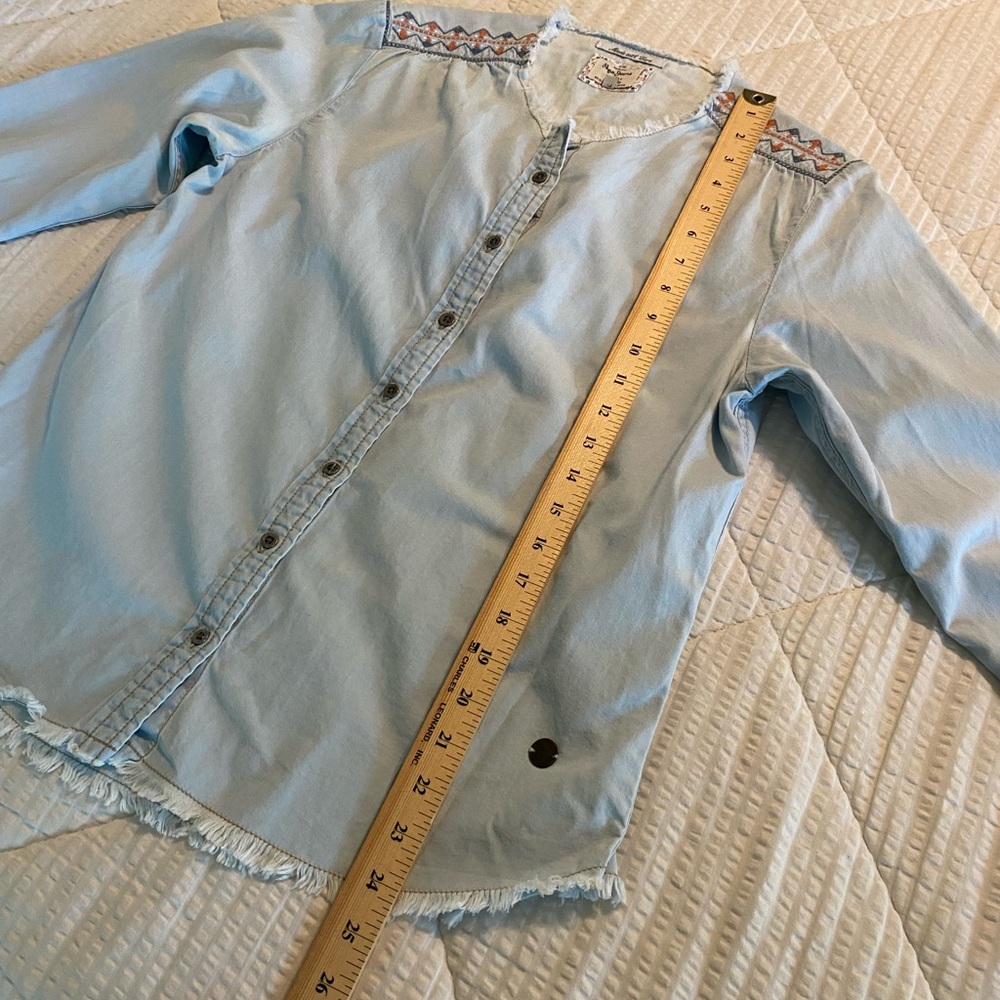 Vintage 90's Pepe Jeans London Women's
Embroidered Denim Shirt Size Large - Picture 5 of 12